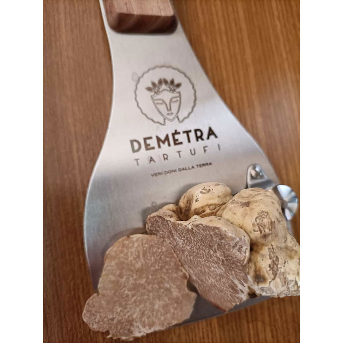 Tagliatartufi INOX con manico in legno - immagine 3